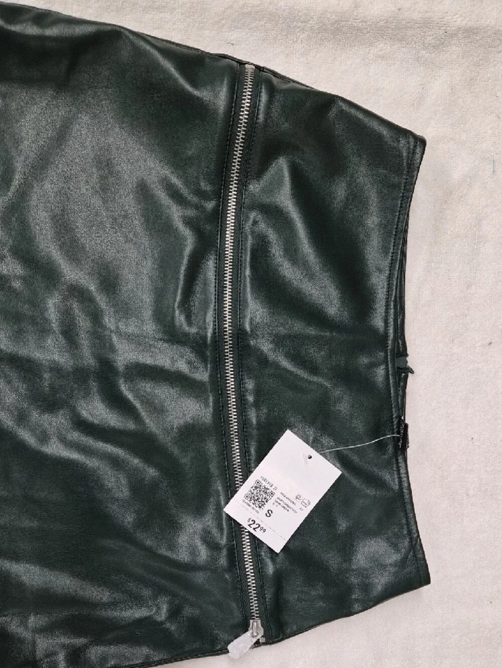 Forever 21 Forest Green Faux Leather Mini Skirt with Silver Zip Size S